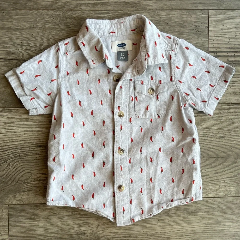 Old Navy Toddler Boy Short Sleeve Button Down Shirt Hot Peppers 2T Gray & Red